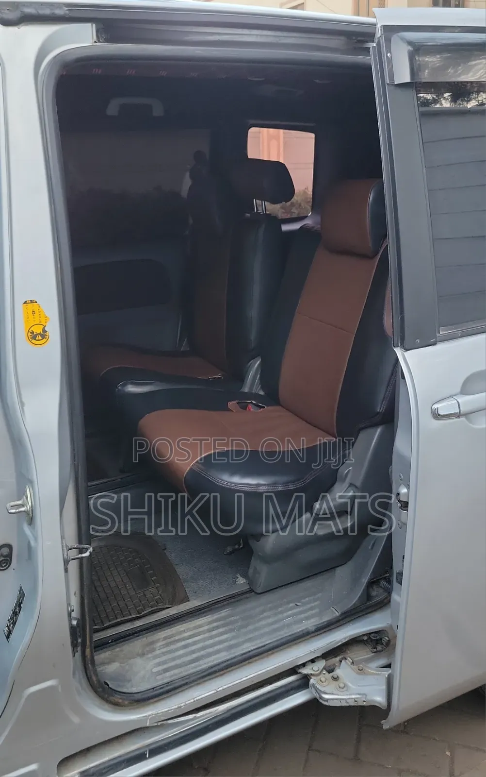 Toyota Sienta 2012