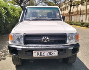 Toyota Land Cruiser 2013 White