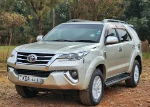 Toyota Fortuner 2012 Silver