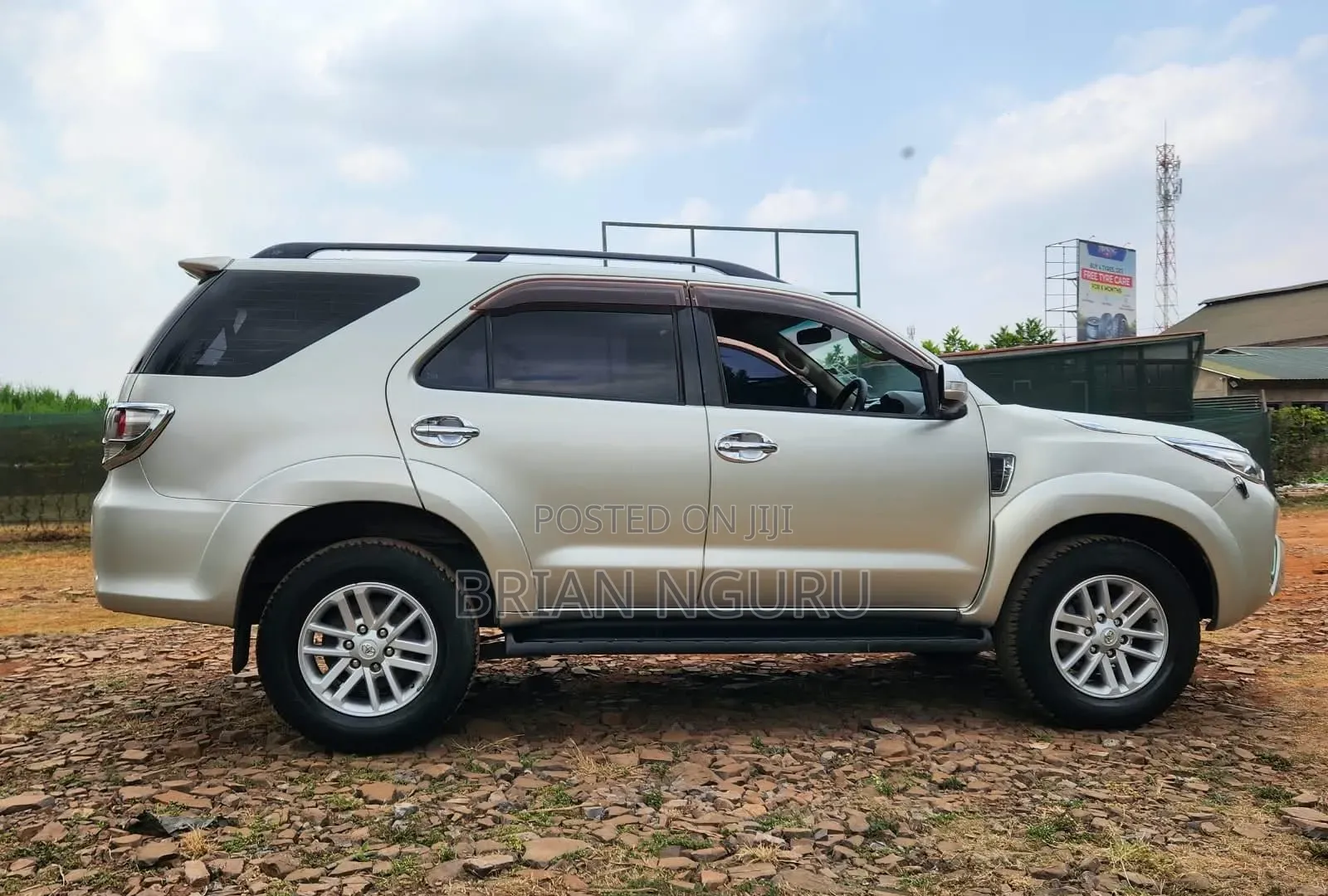 Toyota Fortuner 2012 Silver