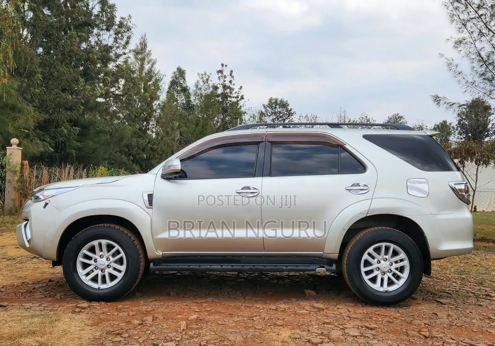 Toyota Fortuner 2012 Silver