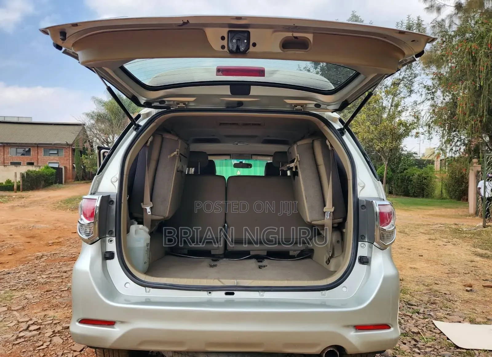 Toyota Fortuner 2012 Silver