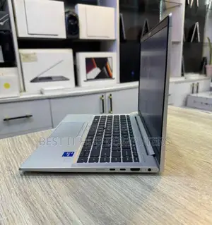 Laptop HP EliteBook 830 G8 16GB Intel Core i7 SSD 512GB