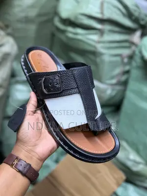 Clarks Toe Post Sandals
