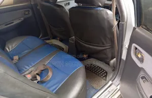Nissan Sunny 2000 Gray