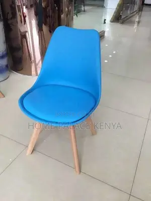 Eames Chair; Stylish Padded Eames Dining Chair for Home and Restaurant