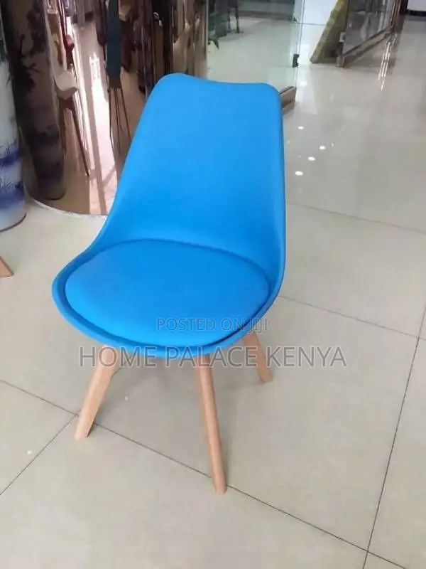 Eames Chair; Stylish Padded Eames Dining Chair for Home and Restaurant