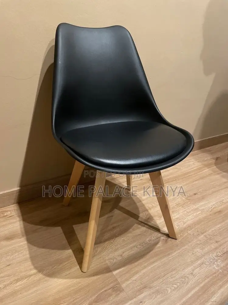 Eames Chair; Stylish Padded Eames Dining Chair for Home and Restaurant