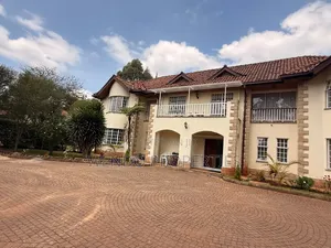 5bdrm Villa in Hardy for rent