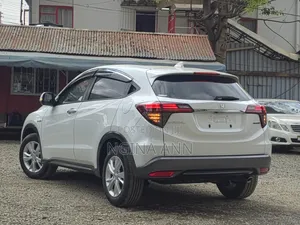 Honda Vezel 2019 White