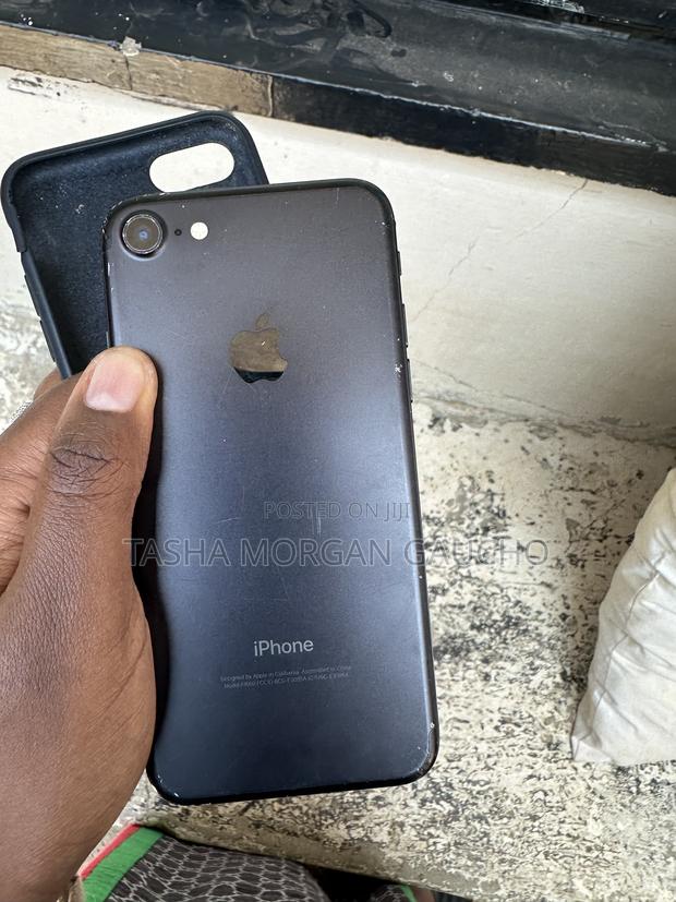 Apple iPhone 7 128 GB Black - thumbnail 2