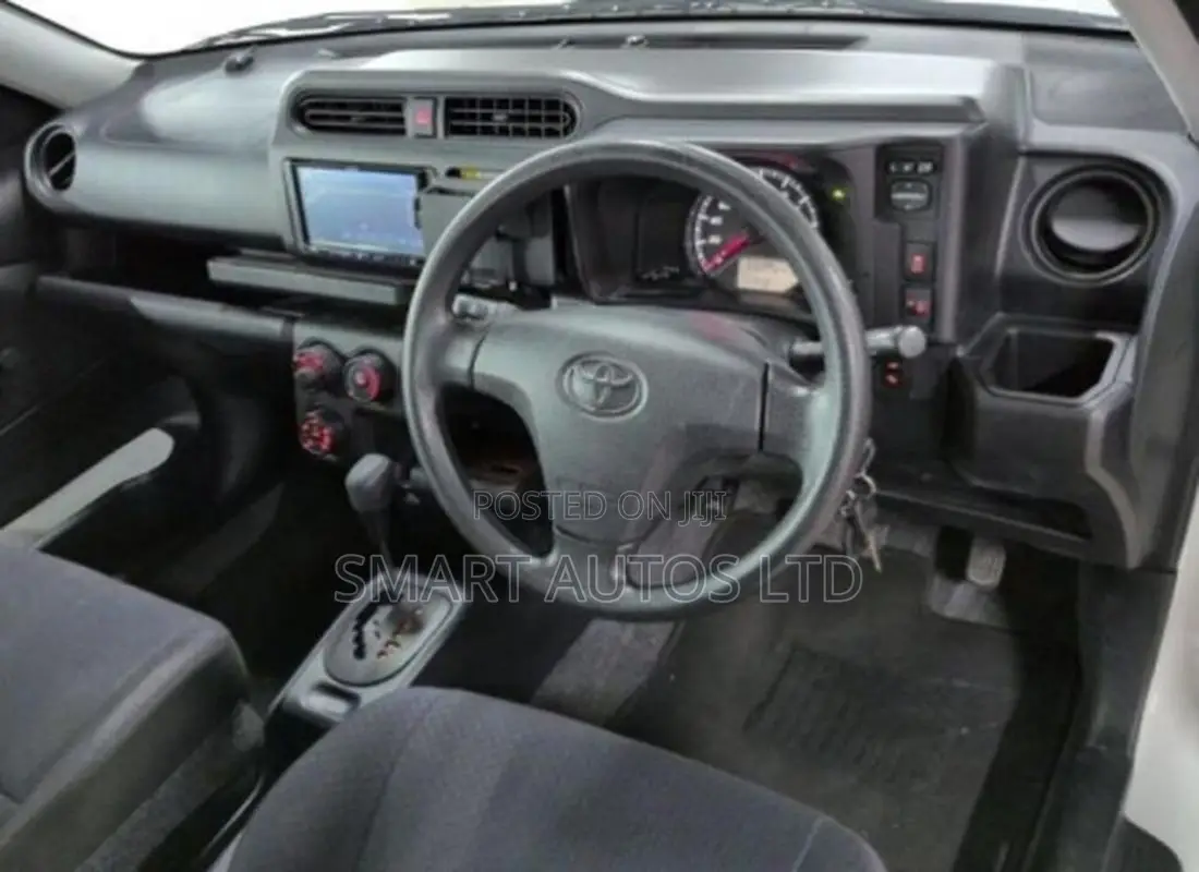 Toyota Probox 1.5 DX 4WD 2021 Pearl