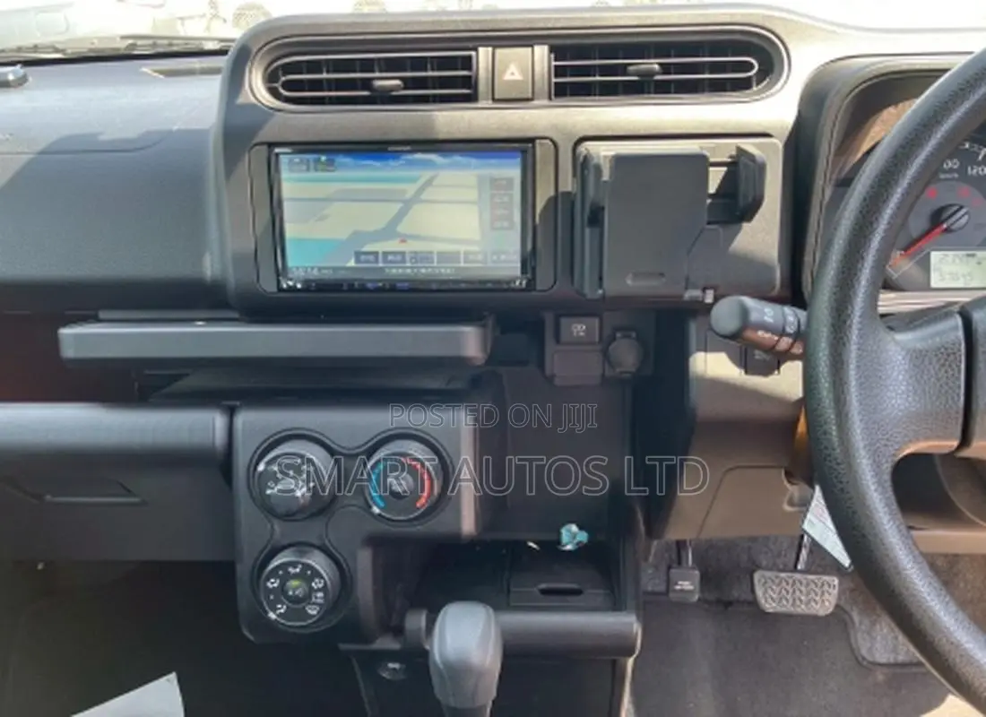 Toyota Probox 1.5 DX 4WD 2021 Pearl