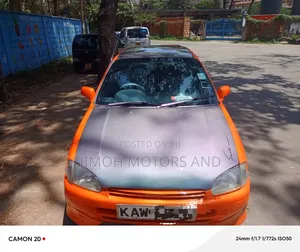 Toyota Starlet 1999 Orange