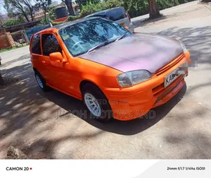 Toyota Starlet 1999 Orange