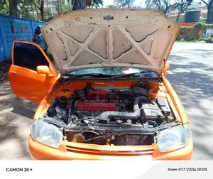 Toyota Starlet 1999 Orange