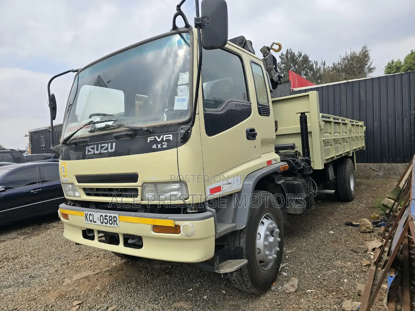 Isuzu FRR 2017 Beige