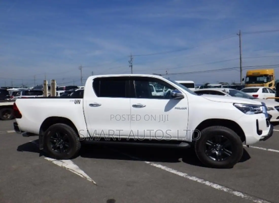 Toyota Hilux 2021 Pearl