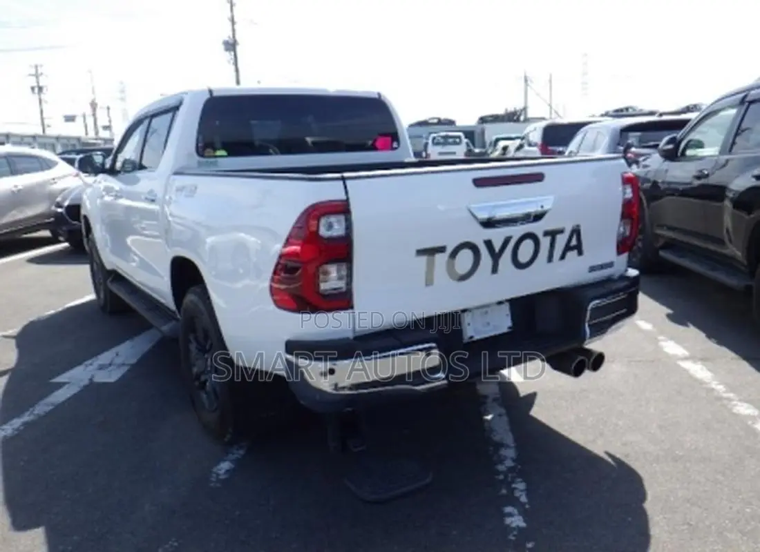 Toyota Hilux 2021 Pearl