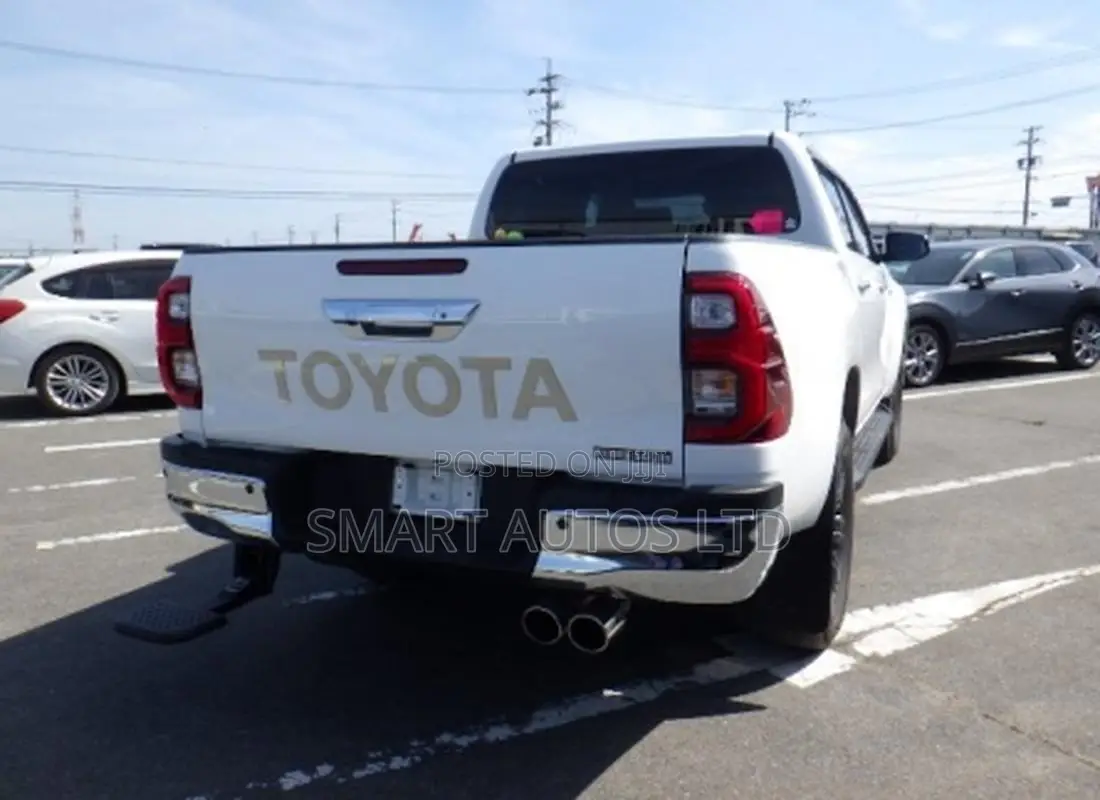 Toyota Hilux 2021 Pearl