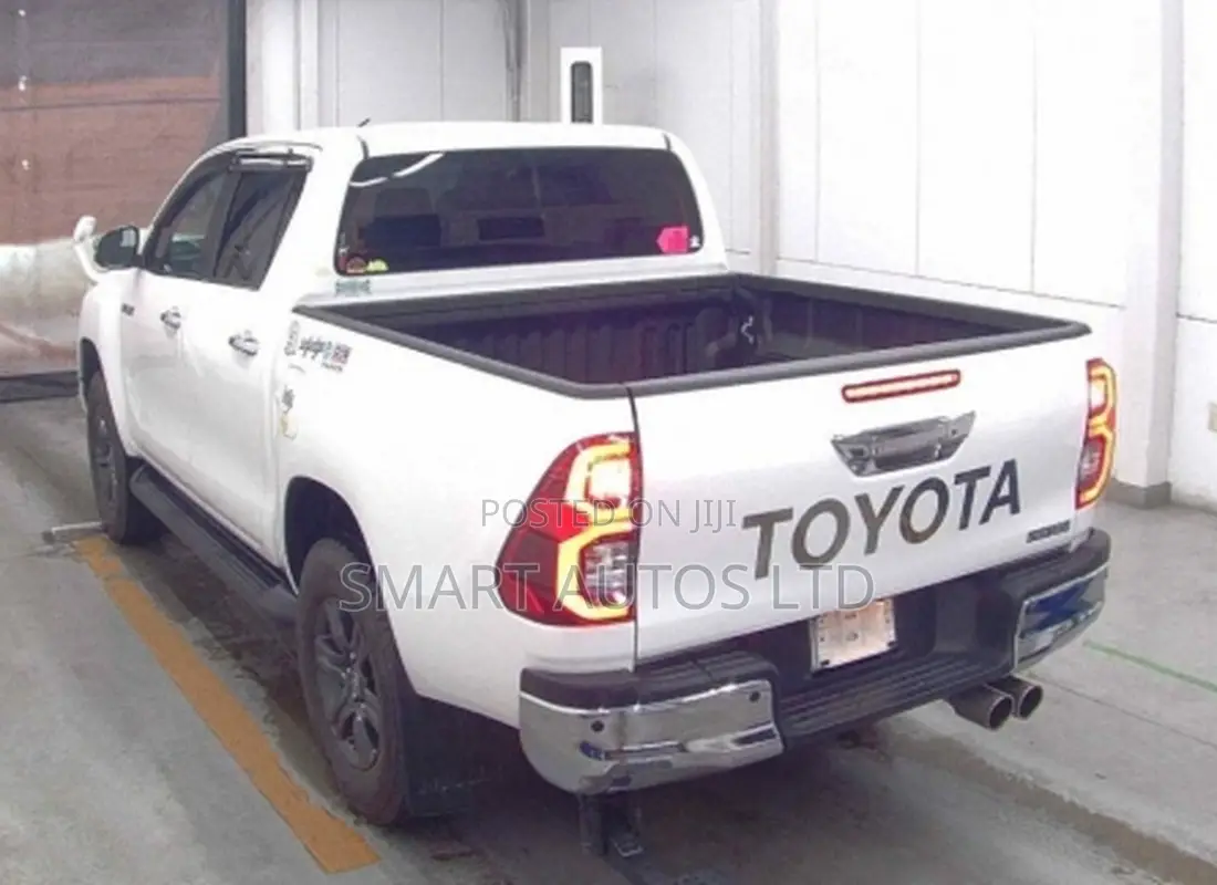 Toyota Hilux 2021 Pearl