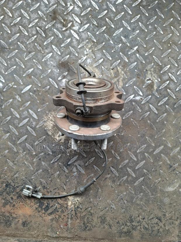 Front Hub Navara - main view