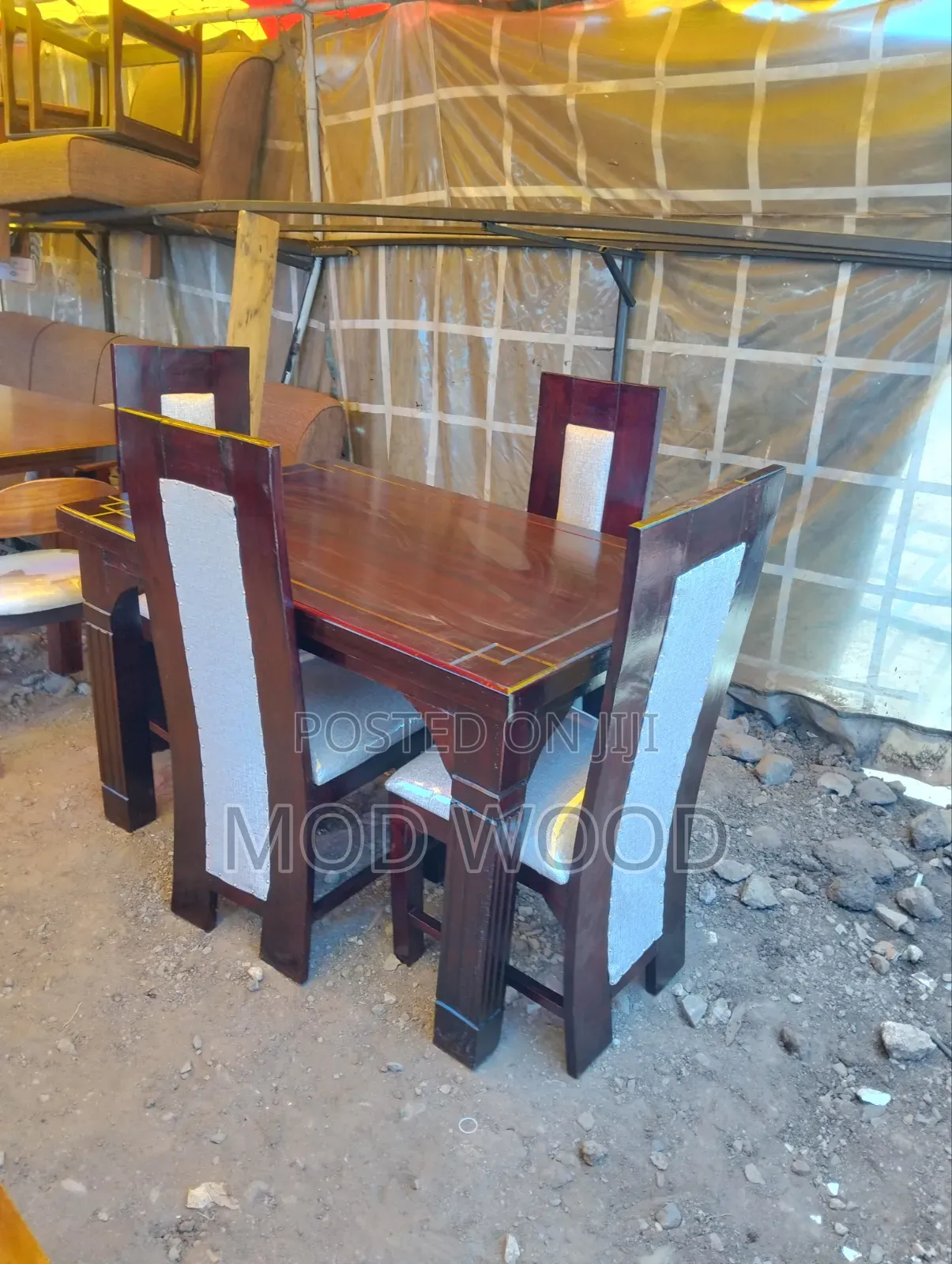 Richwood Classic Four-Seater Dining Set