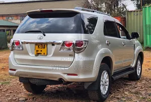 Toyota Fortuner 2012 Brown