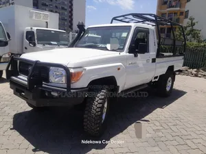 Toyota Land Cruiser 2016 White