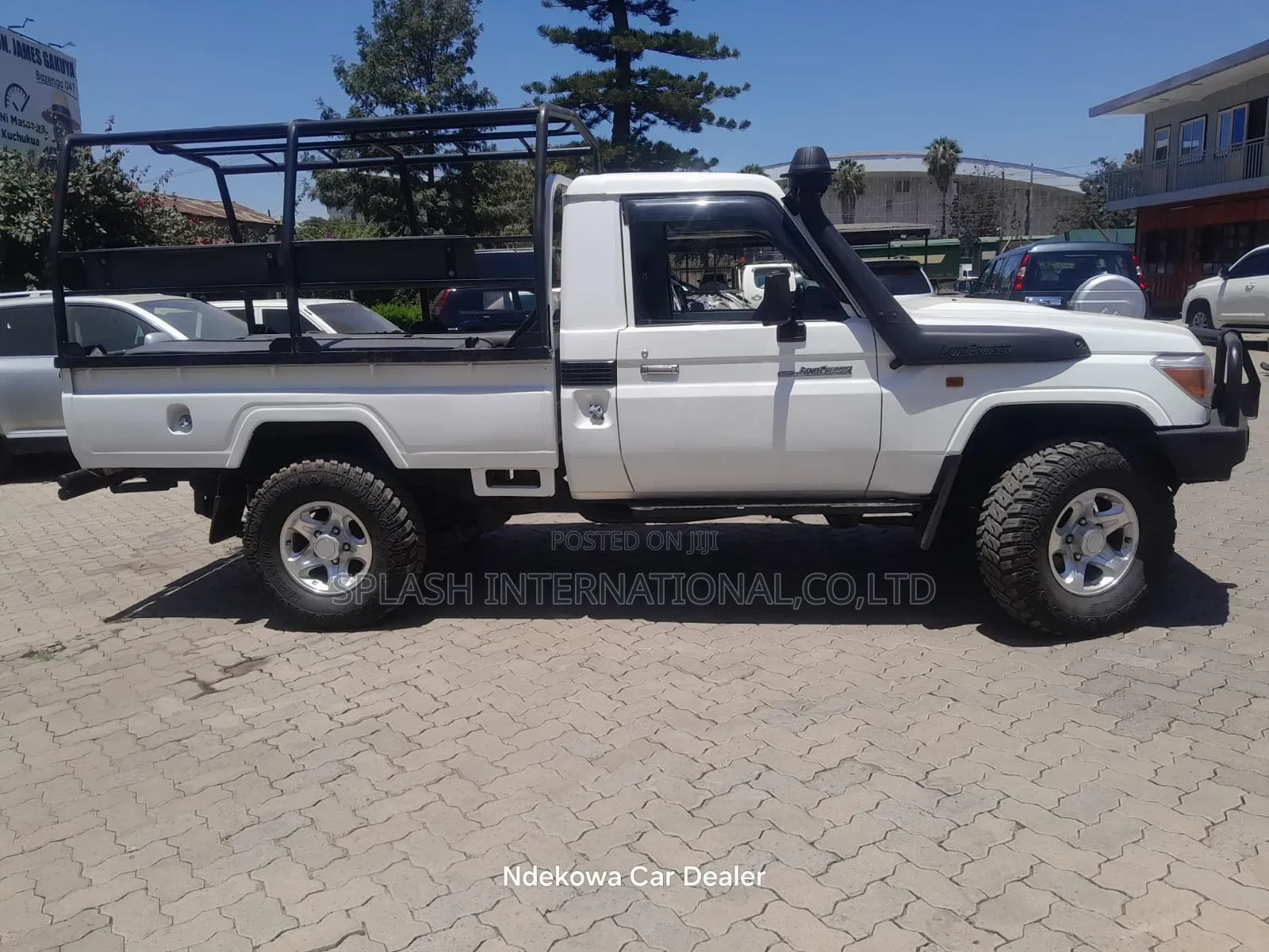 Toyota Land Cruiser 2016 White