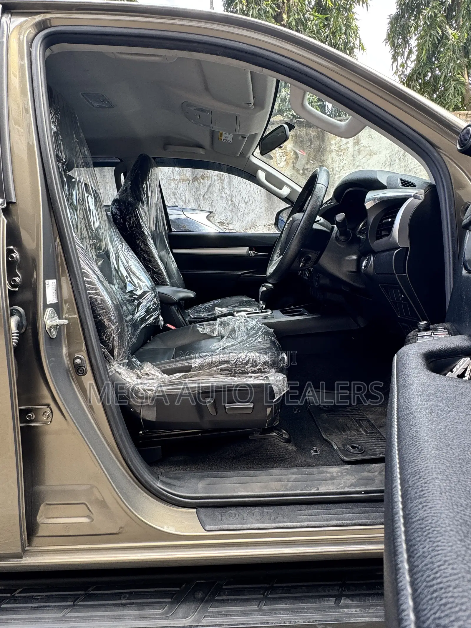 Toyota Hilux 2.8 Diesel 2020 Brown