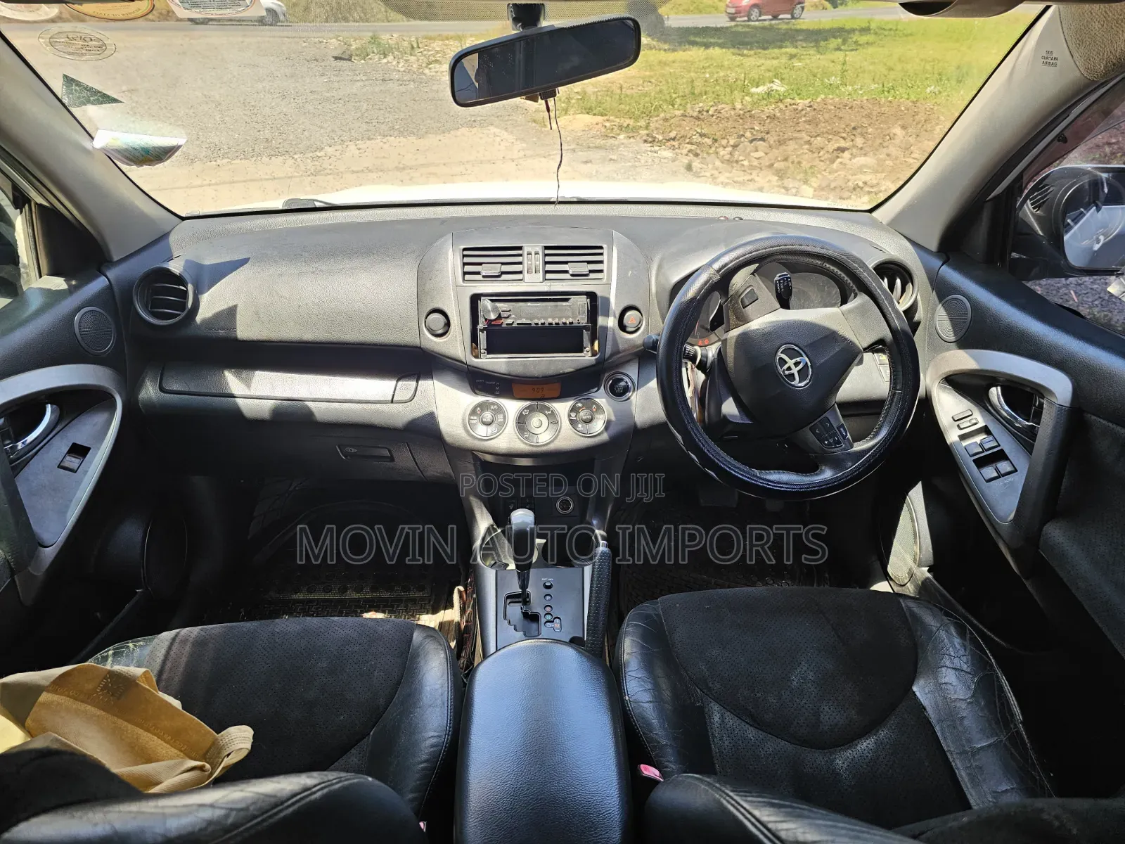 Toyota Vanguard 2010 White