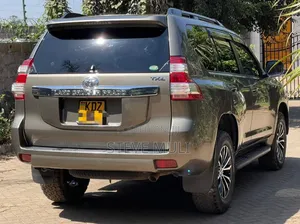 Toyota Land Cruiser Prado 2016 Brown