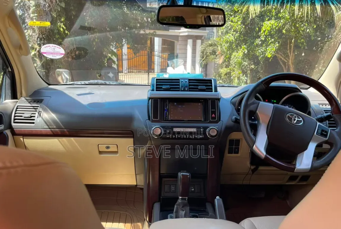 Toyota Land Cruiser Prado 2016 Brown