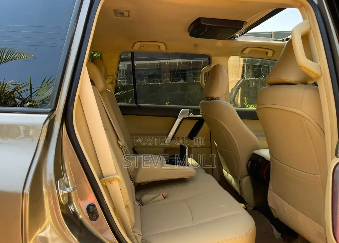Toyota Land Cruiser Prado 2016 Brown