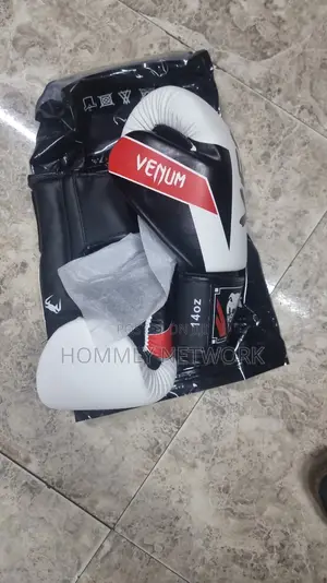 Venum Training Boxing Gloves Pair 14oz