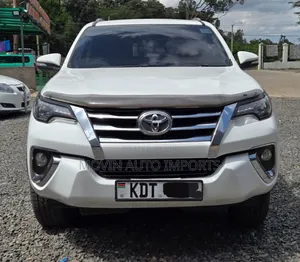 Toyota Fortuner 2018 White