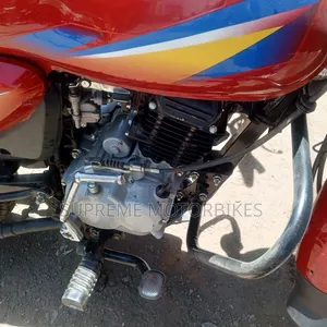 Bajaj Boxer 125 2026 Red