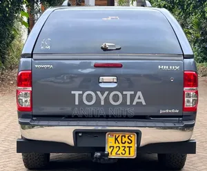 Toyota Hilux 2012 Gray