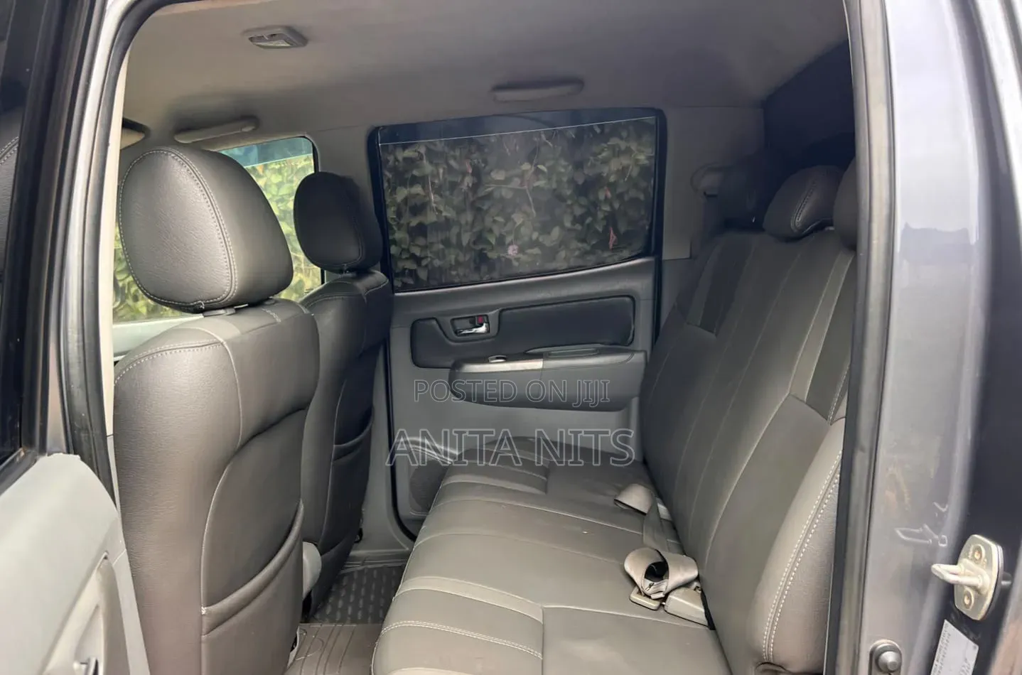 Toyota Hilux 2012 Gray