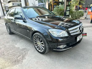 Mercedes-Benz C200 2009 Black
