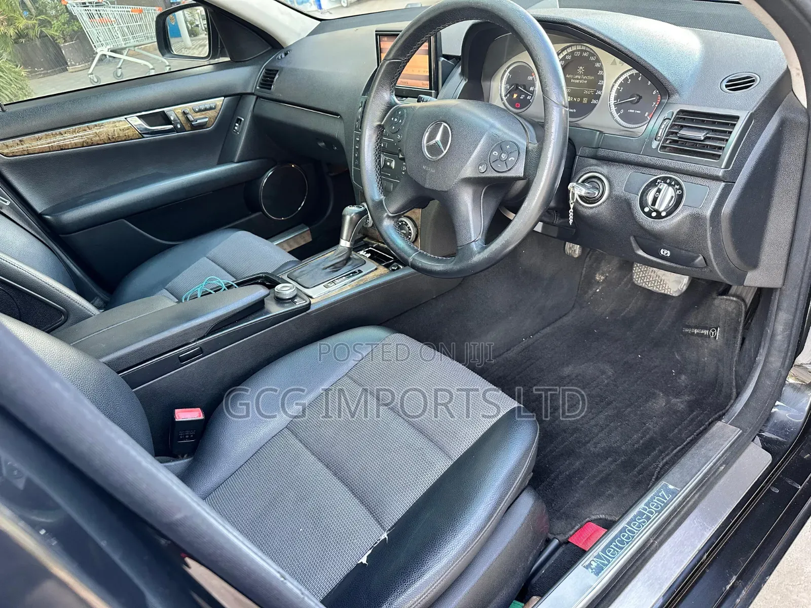 Mercedes-Benz C200 2009 Black