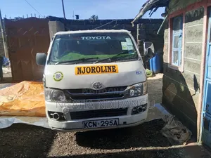Toyota HiAce 2010 White