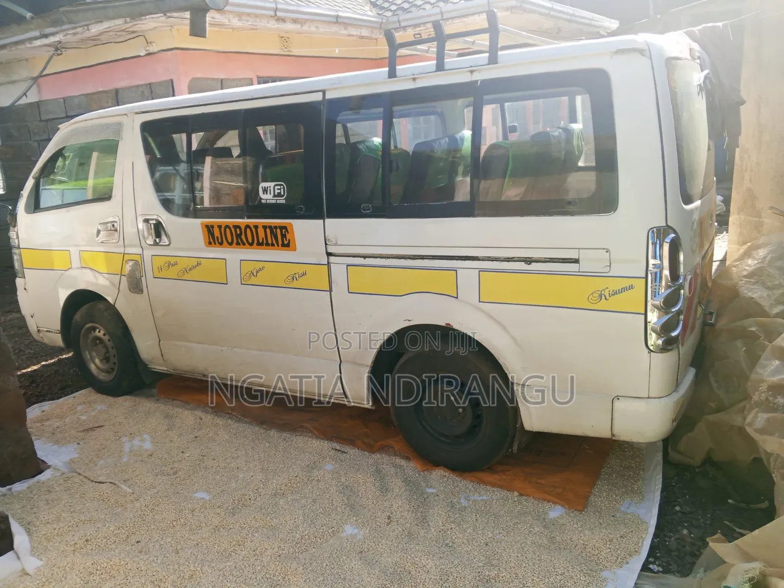Toyota HiAce 2010 White