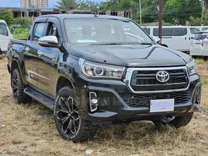 Toyota Hilux 2019 Black