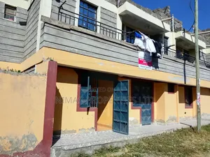 1bdrm Block of Flats in Sunshine Court, Joska for rent