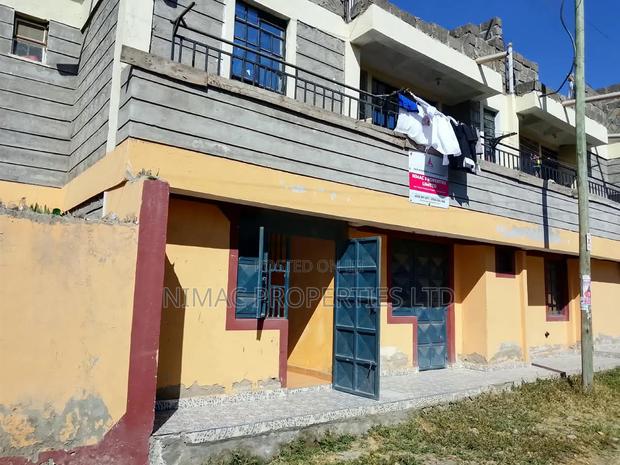 1bdrm Block of Flats in Sunshine Court, Joska for rent