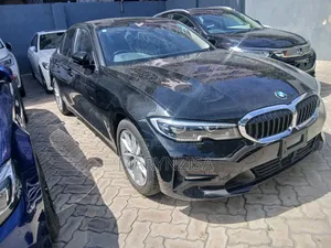 BMW 320i 2019 Black