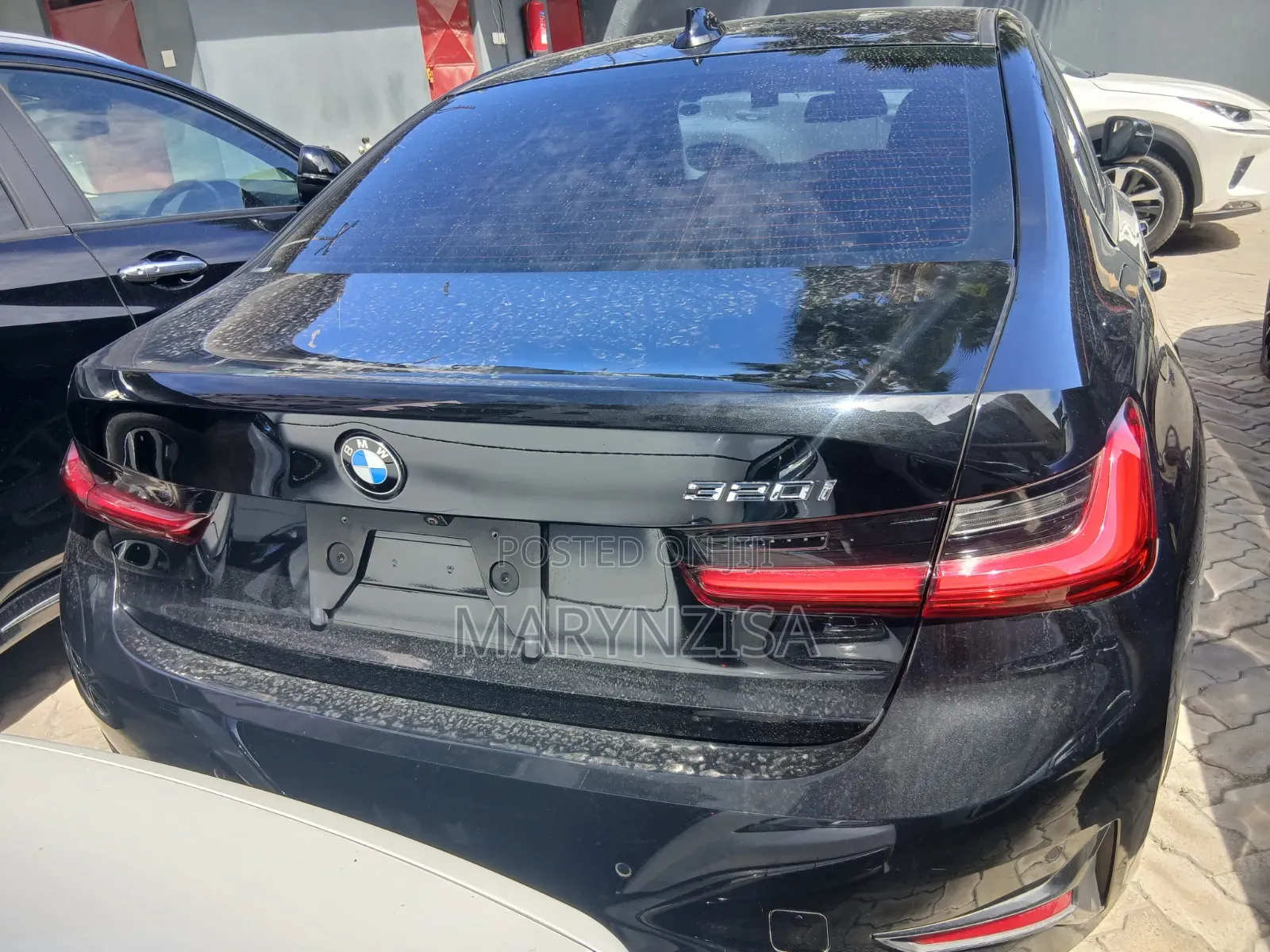 BMW 320i 2019 Black