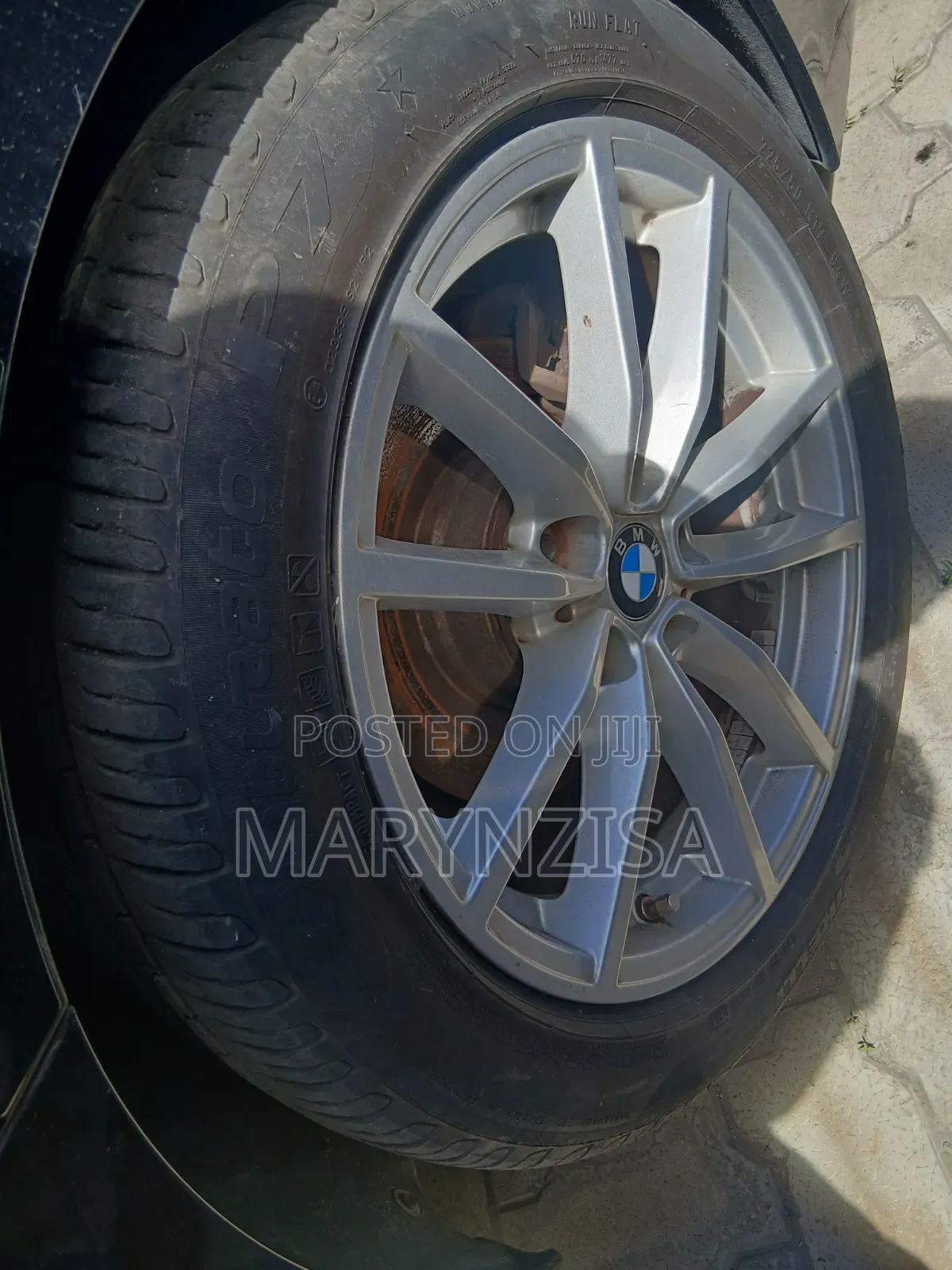 BMW 320i 2019 Black